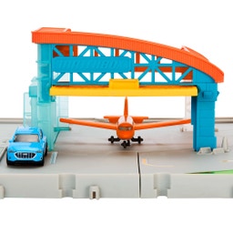 Igralni set za pustolovščine ob vzletu na letališču z 1 Audijem in 1 letalom iz plastike