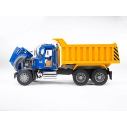 02815 MACK Granite lorry with tipper body - 1 item