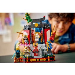 Ninjago - 71866 15. obletnica: nindža liki na ogled
