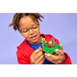Ninjago - 71850 Lloyd vs. elemental monster spinner