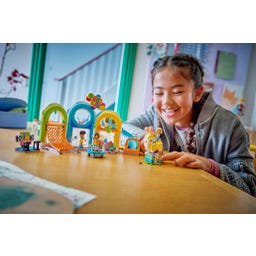 LEGO Friends - 42686 Cooler Indoor-Spielplatz