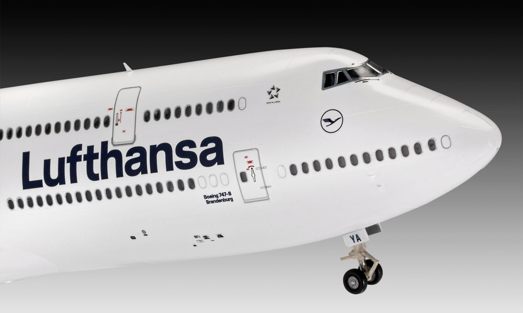 Revell Boeing 747-8 Lufthansa