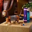 Disney Pixar 43301 Toy Story: Slinky-Buchstütze