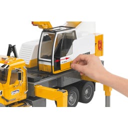 Bruder MACK Granite Liebherr Kran-LKW