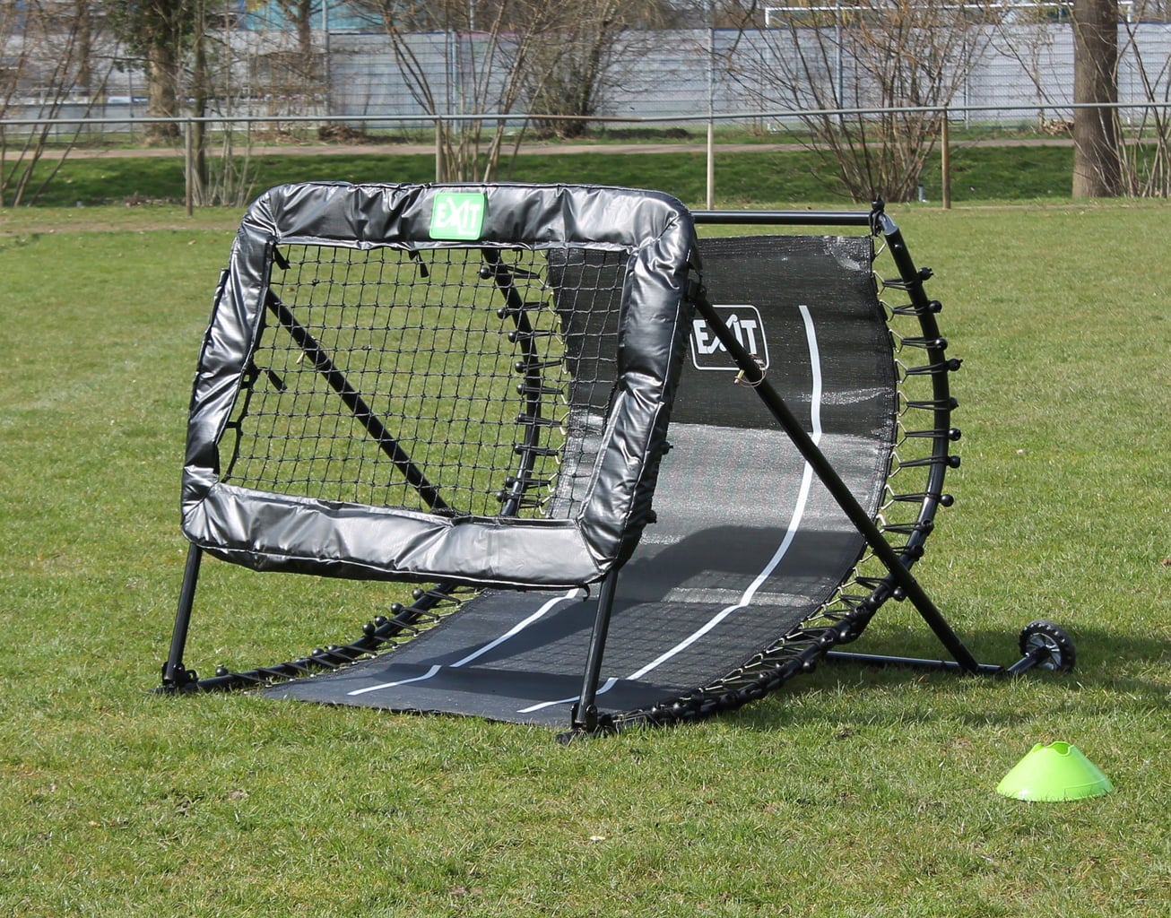 Exit Toys Kickback Fußball Rebounder 124x90cm - 1 Stk