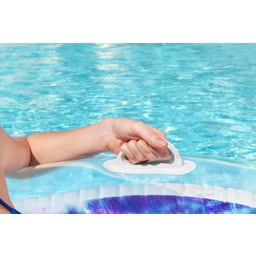 Schwimmring Tie Dye mit Kopfstütze 118 x 117 cm - 1 Stk