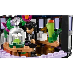 LEGO 76784 Wednesday Black Dahlia