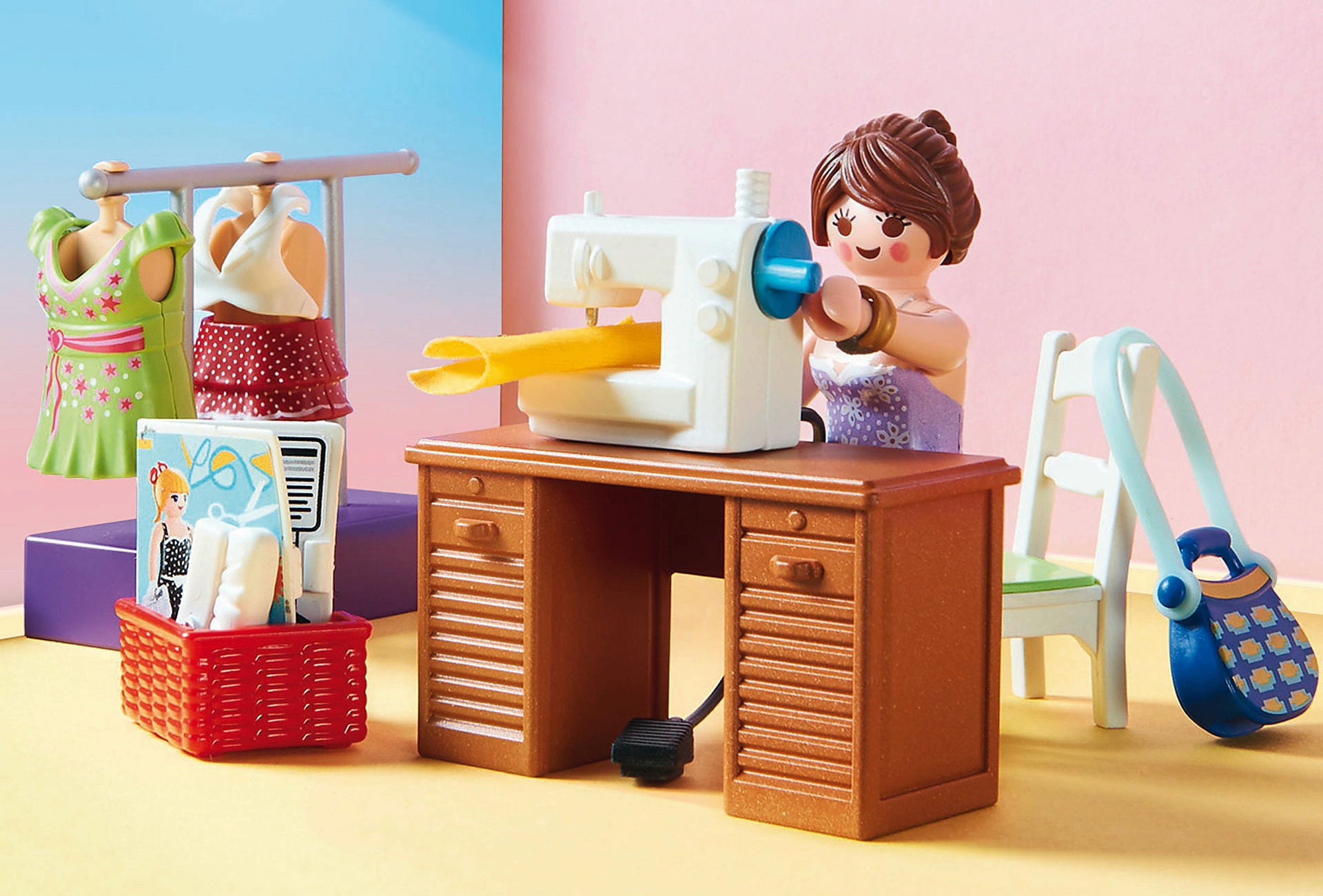 70208 - Dollhouse - Schlafzimmer mit Nähecke - 1 Stk