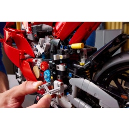 Technic - 42202 Ducati Panigale V4 S motorbike