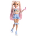 Bambola di moda Dream Besties Barbie Malibu con pattini a rotelle - 1 pz.